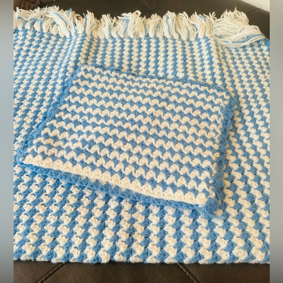 Vintage Crochet Baby Blanket & Head Rest Pad Tummy Time Blue Vanilla Cream Knit - Picture 4 of 5